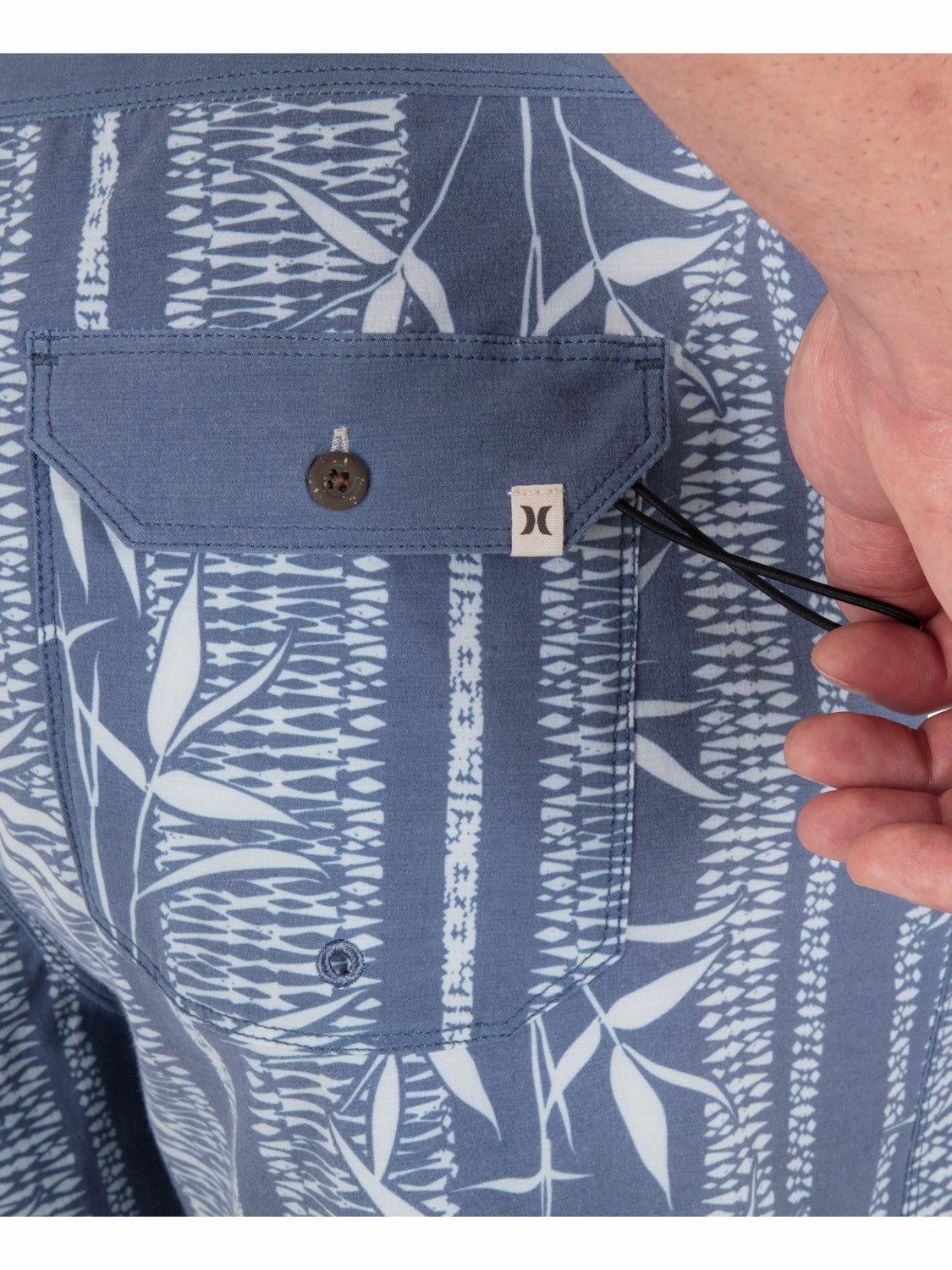 Phantom Naturals Tailgate 18" | Hurley Monsoon Boardshorts