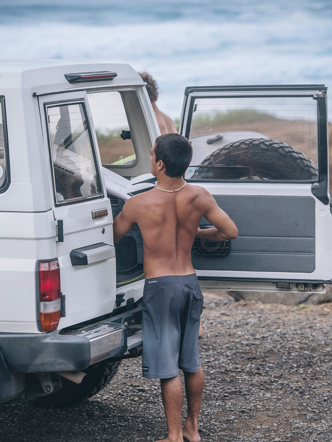 Phantom Eco Weekender 20" | Hurley Black Boardshorts