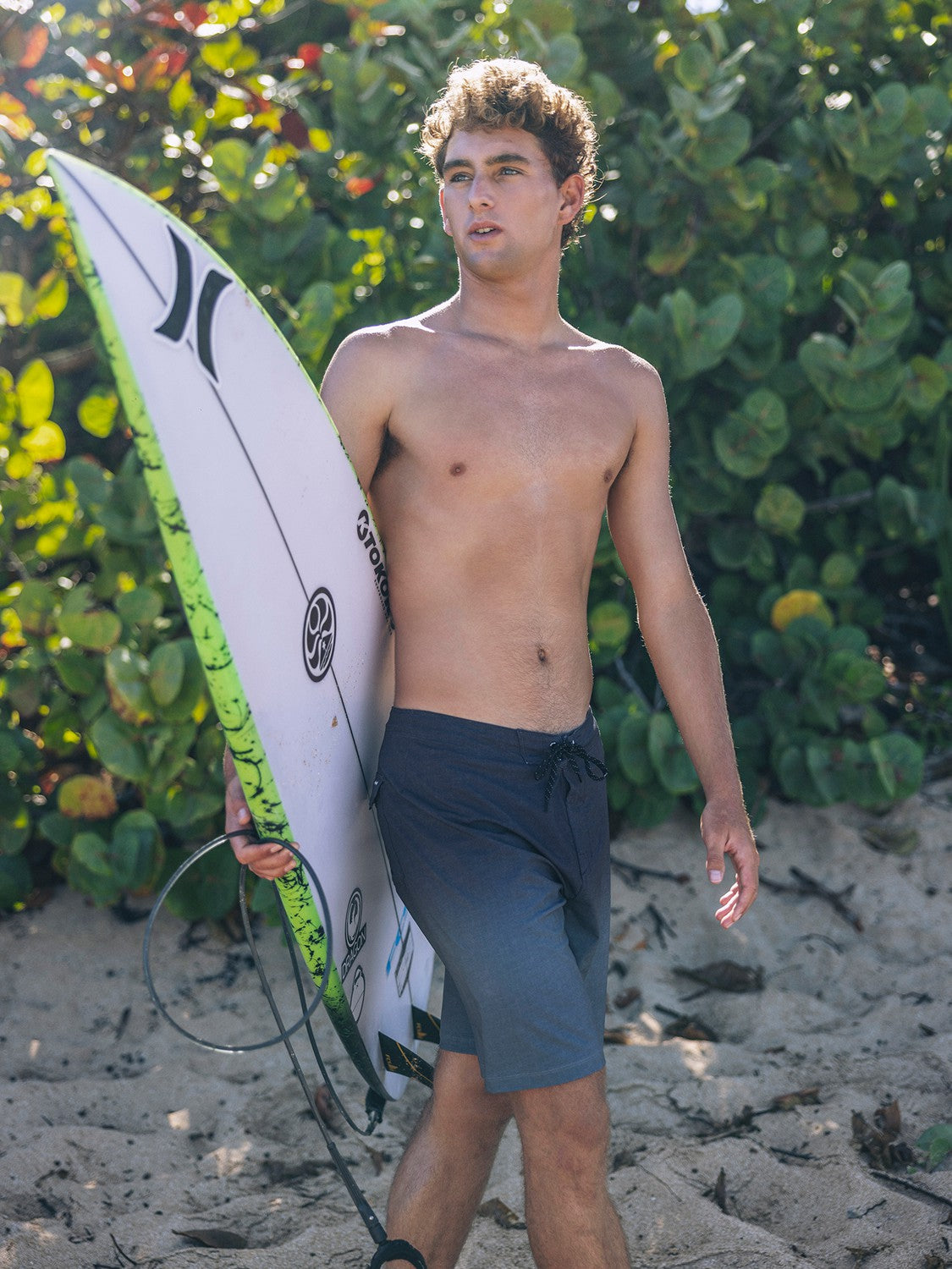 Phantom Eco Weekender 20" | Hurley Black Boardshorts
