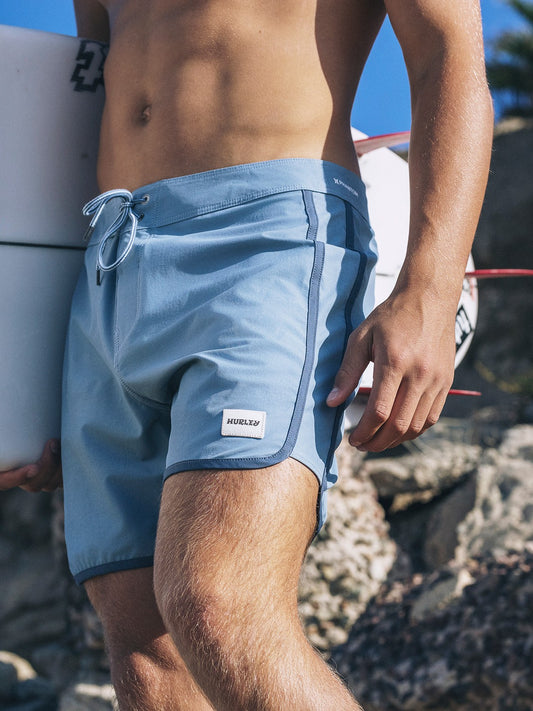 Phantom Naturals Scallop Panel 17" | Hurley Worker Blue Boardshorts