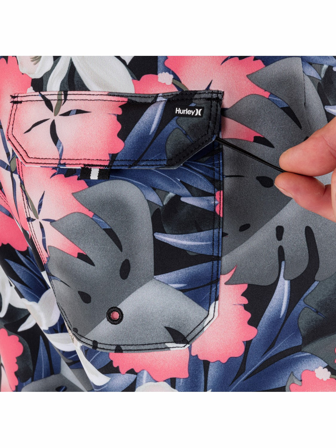 Phantom Eco Weekender 20" | Hurley Black Boardshorts