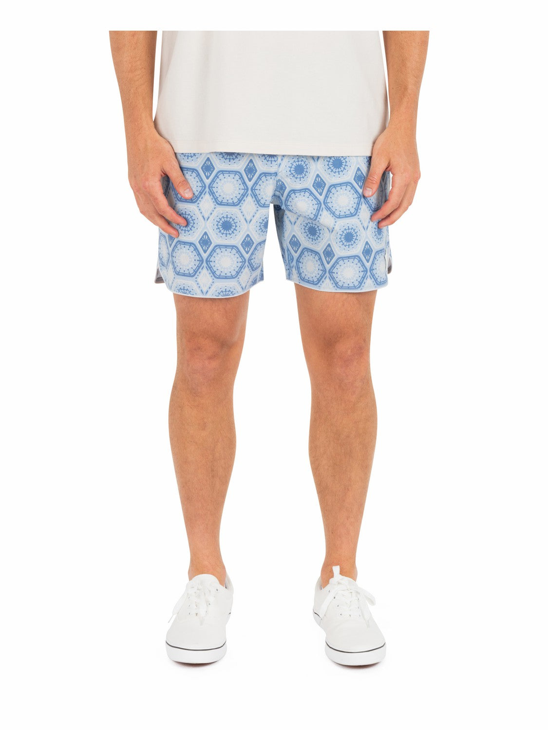 Phantom Naturals Scallop Volley 17" | Hurley Spring Breeze Shorts