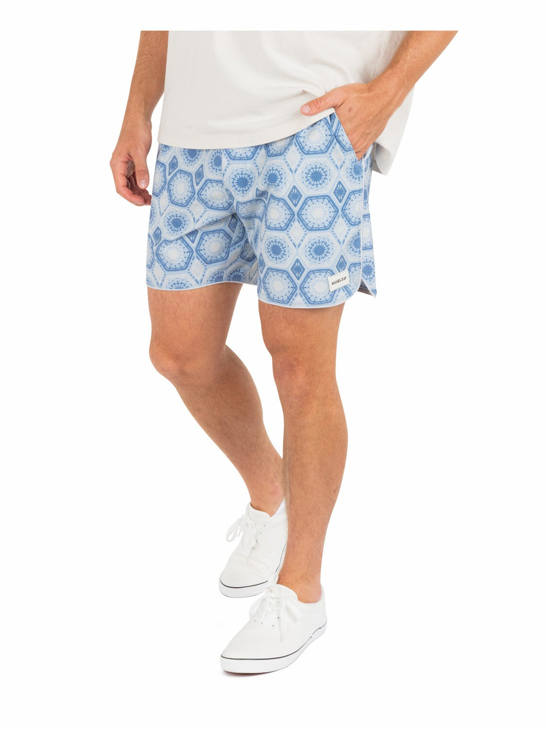 Phantom Naturals Scallop Volley 17" | Hurley Spring Breeze Shorts