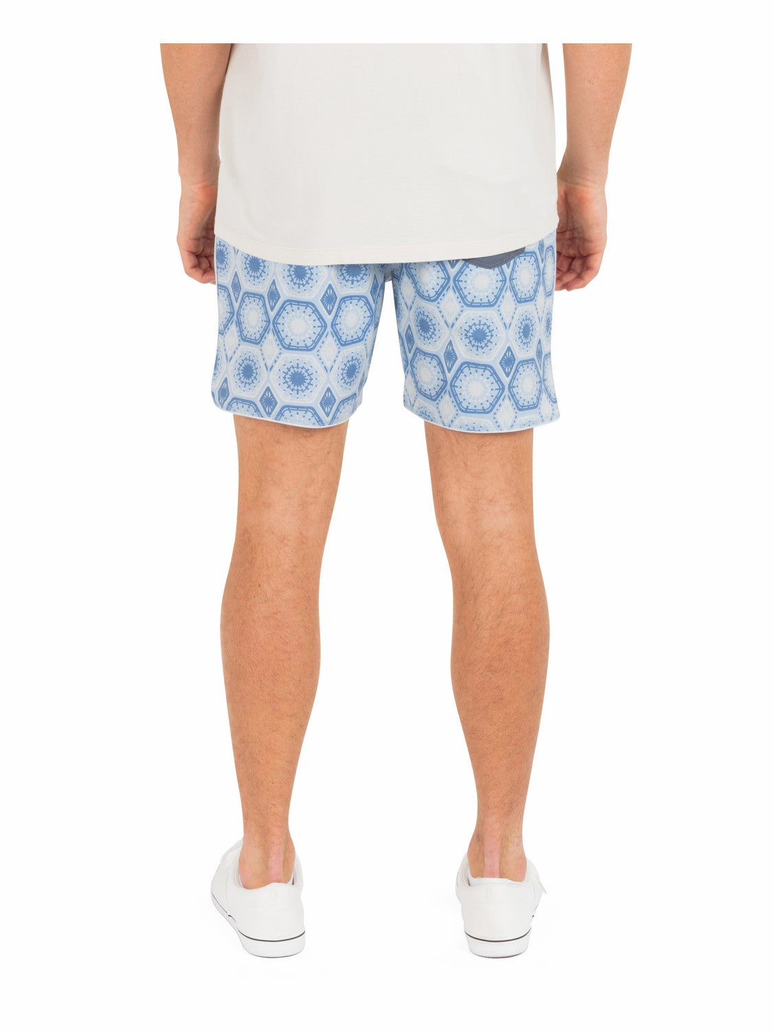 Phantom Naturals Scallop Volley 17" | Hurley Spring Breeze Shorts
